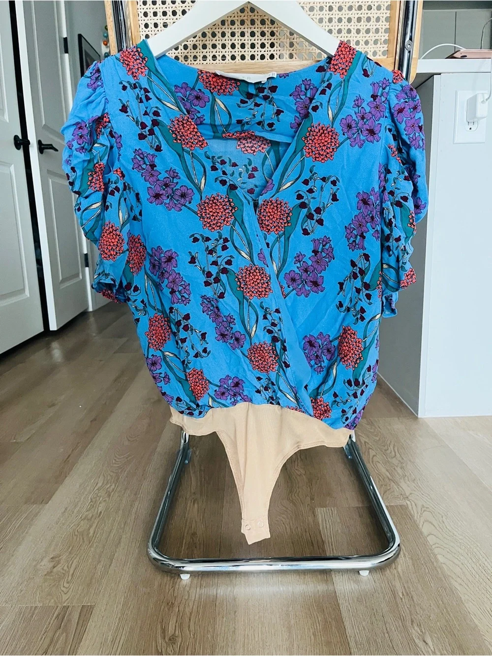 ASTR The Label Aspect Floral Bodysuit Bluebell Puff Sleeve Surplice Blouse